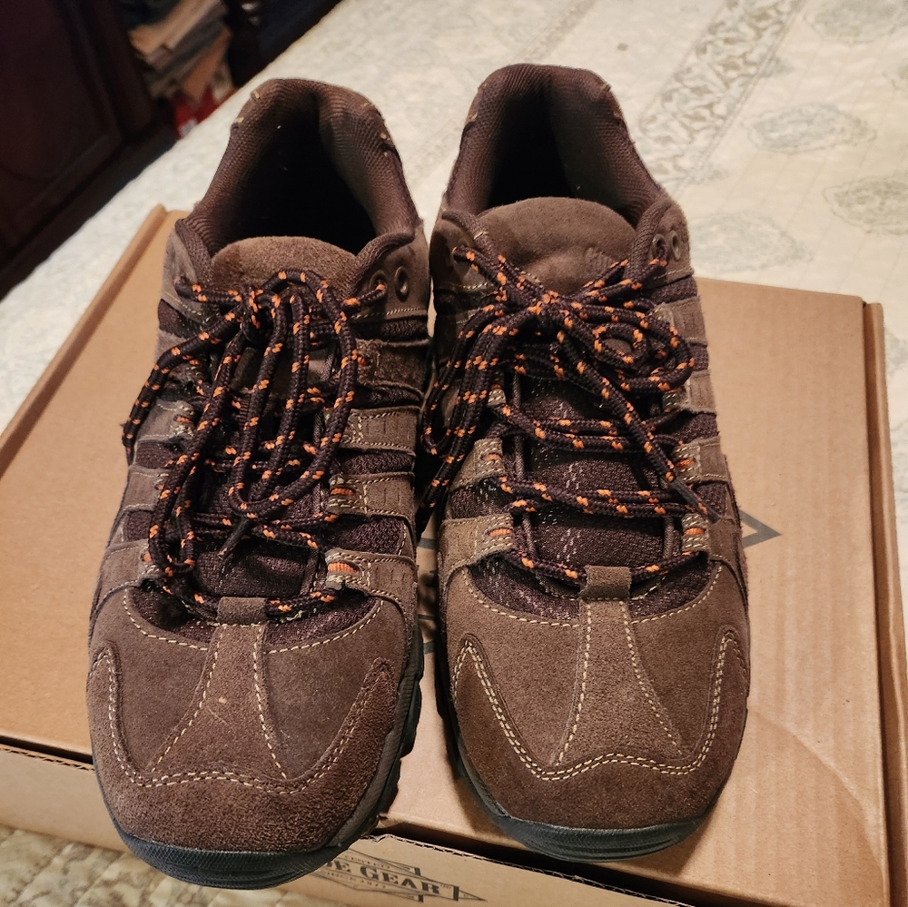 Hikers shoes 9.5 med mens